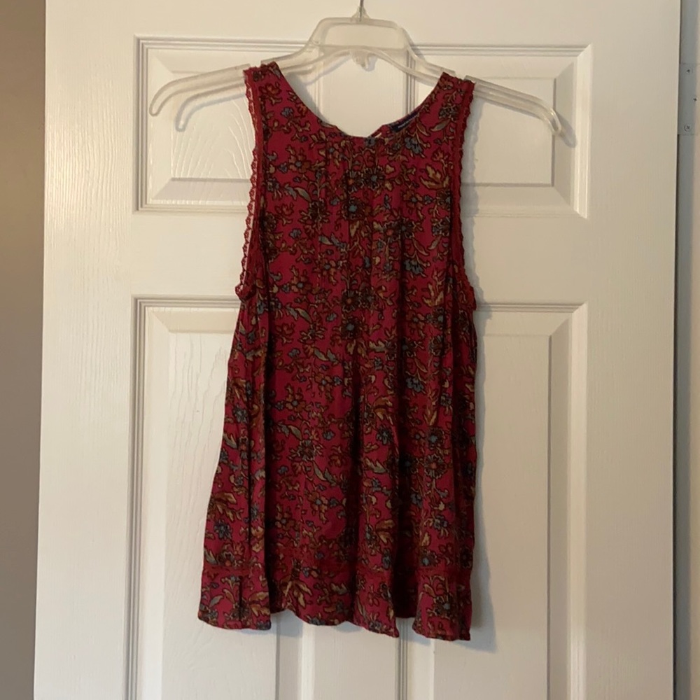 American Eagle Floral Sleeveless Top